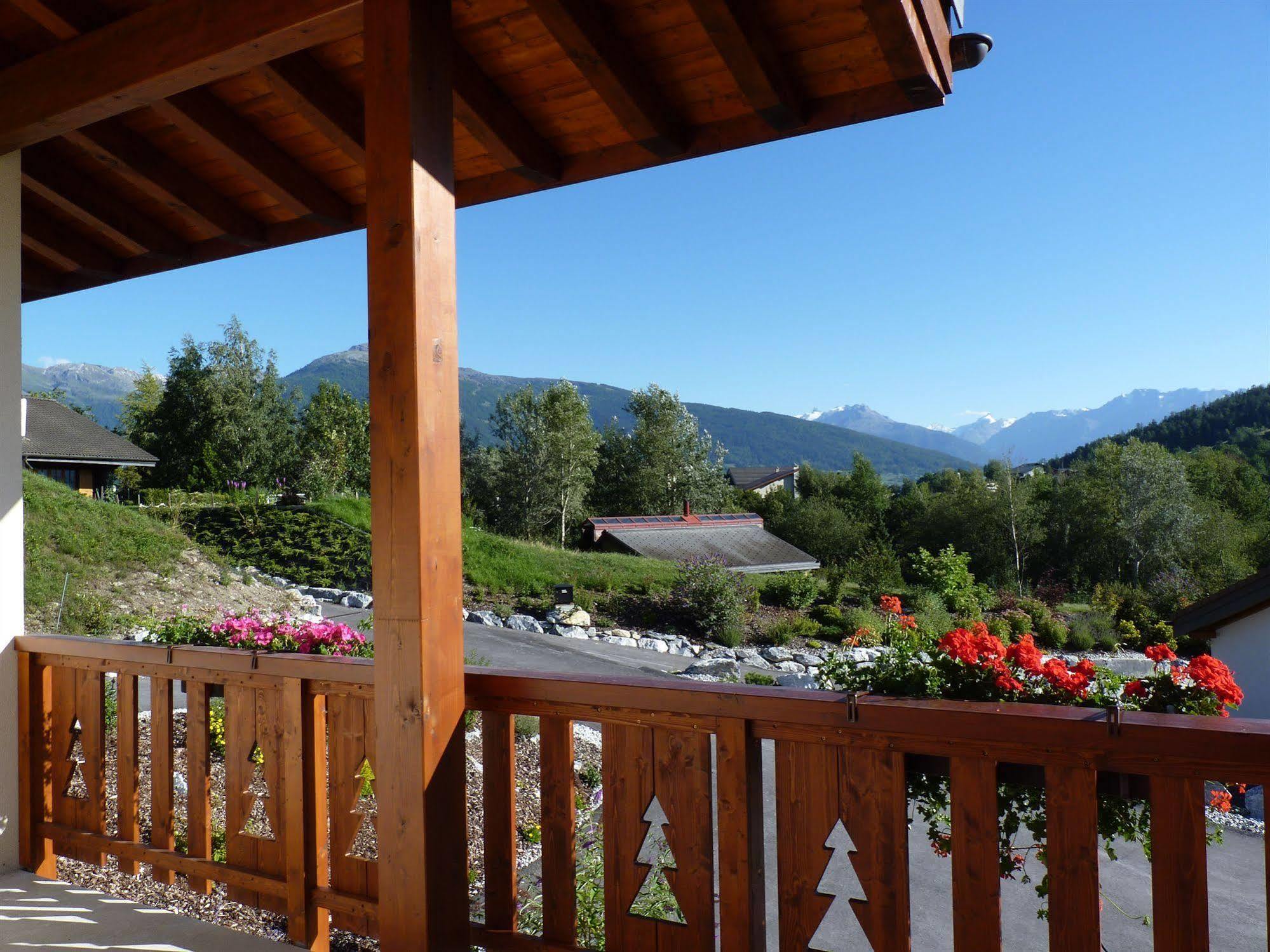 Bed and Breakfast Chalet Des Alpes Crans-Montana Exterior foto